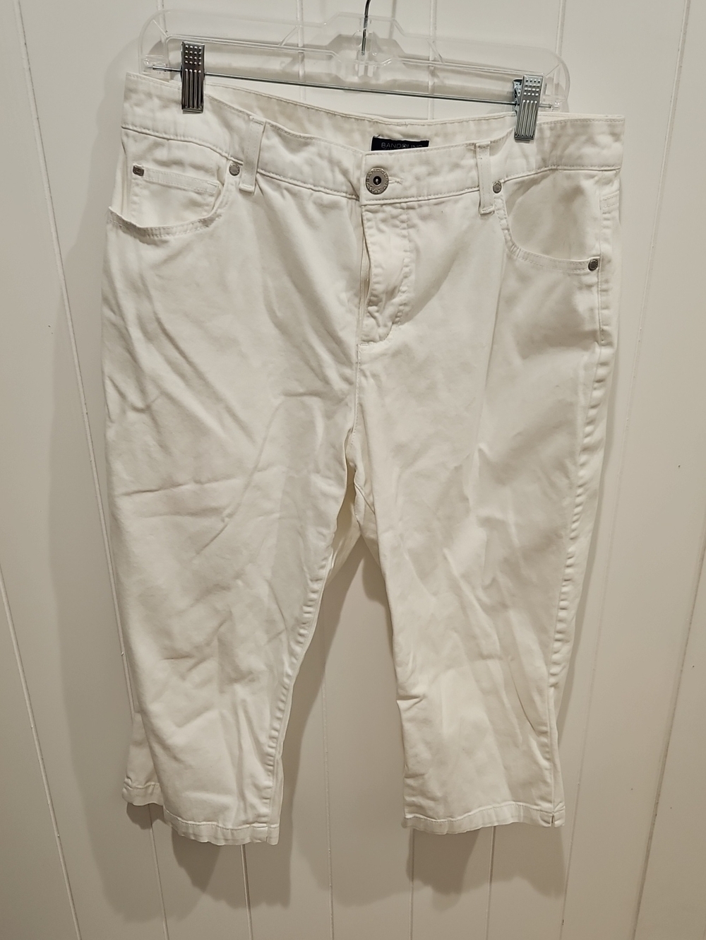 Bandolino White Ankle Crop Jeans